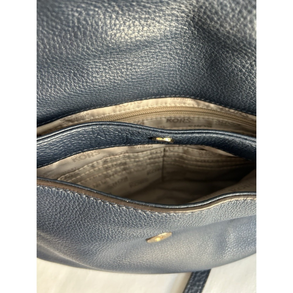Michael Kors Pebbled Leather Shoulder Crossbody Tassel Zipper Gold Tone Hardware - Picture 6 of 7
